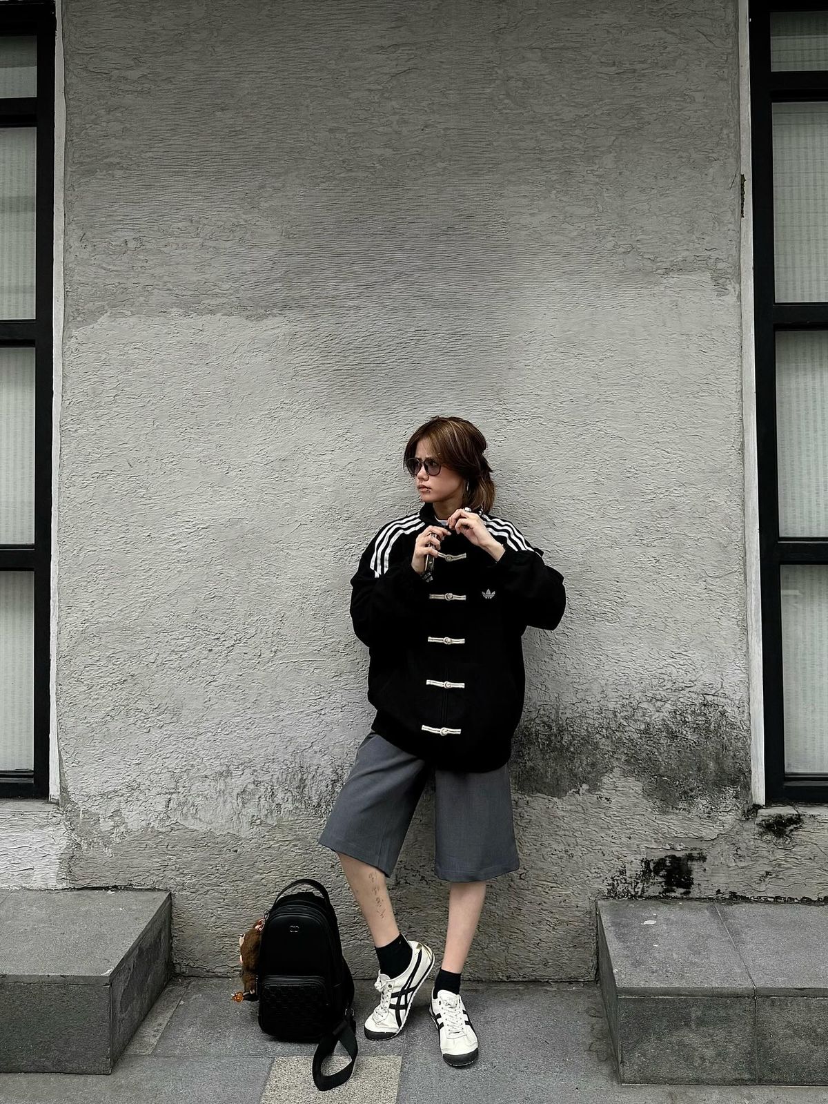 Oversized Black Chinese Jacket with Contrast Stripe Sleeves - Banstore
